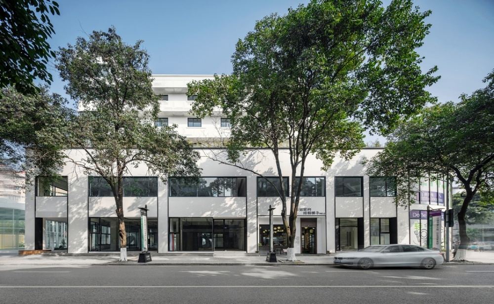 德必公交易园外立面图